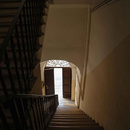 B&B Longobardi Трани Экстерьер фото